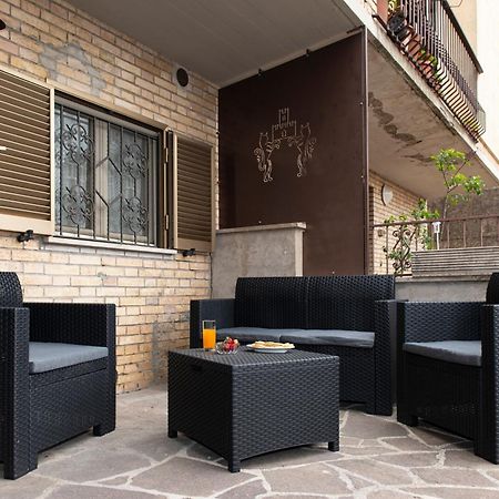 Appartamento Con Parcheggio E Giardino אסיסי מראה חיצוני תמונה