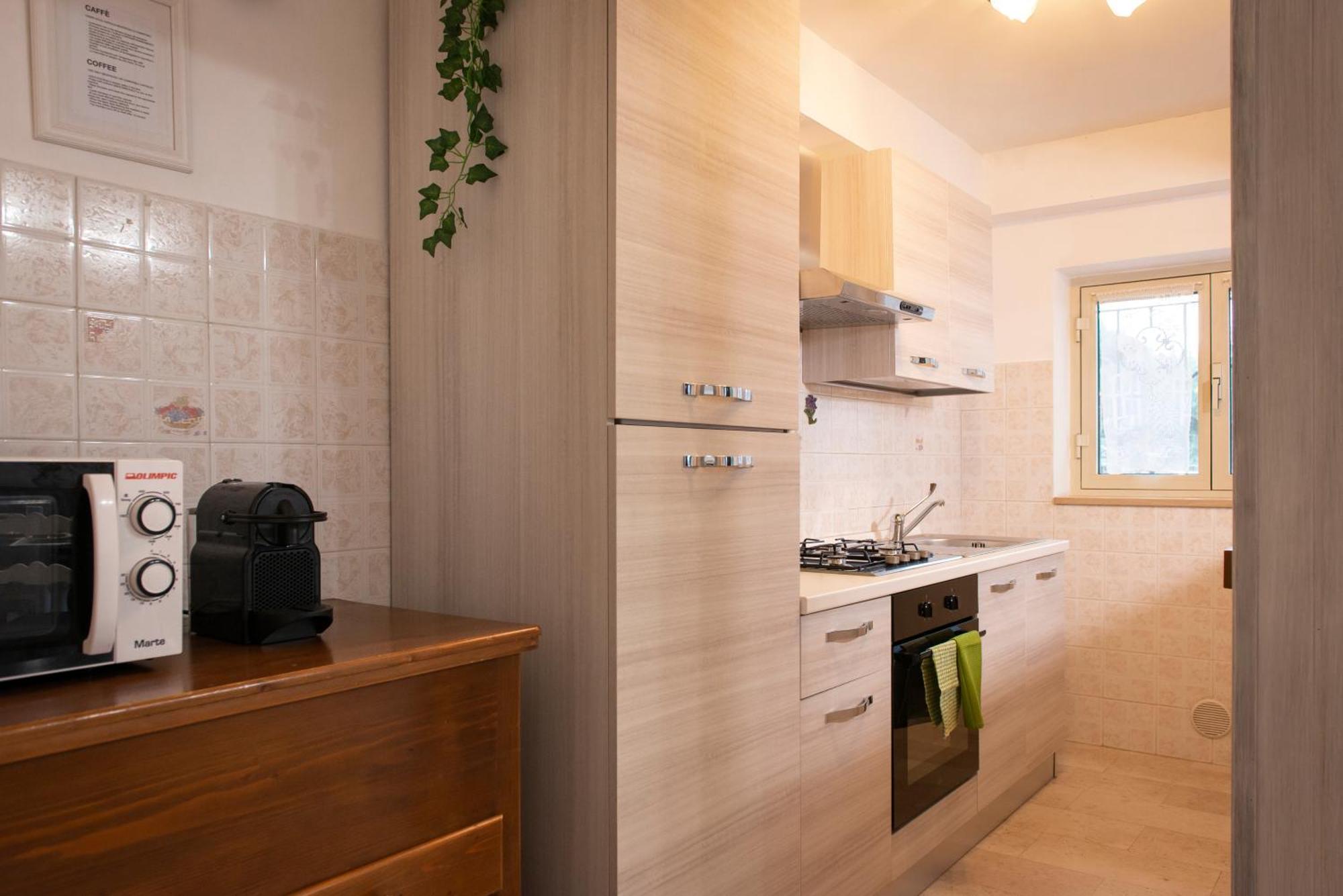 Appartamento Con Parcheggio E Giardino אסיסי מראה חיצוני תמונה